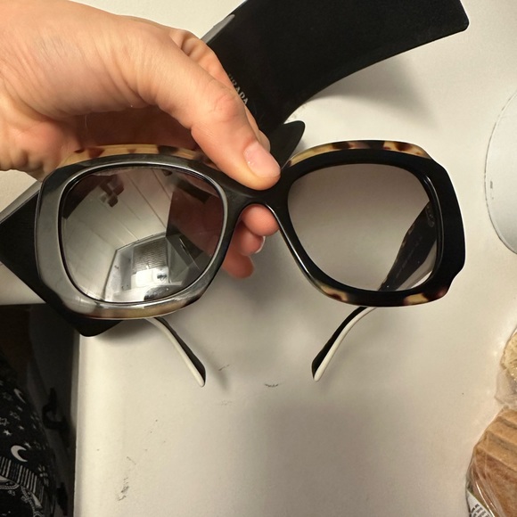 PRADA SUNGLASSES *NEW - Picture 5 of 6